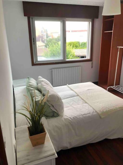 Vivienda Amplia Y Luminosa A Escasos Metros De La Playa De Cangas. Exterior foto